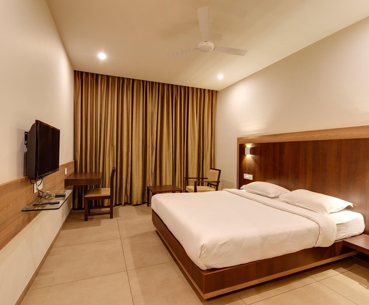 Hotel Classic Mid Town, Colhapur Exterior foto