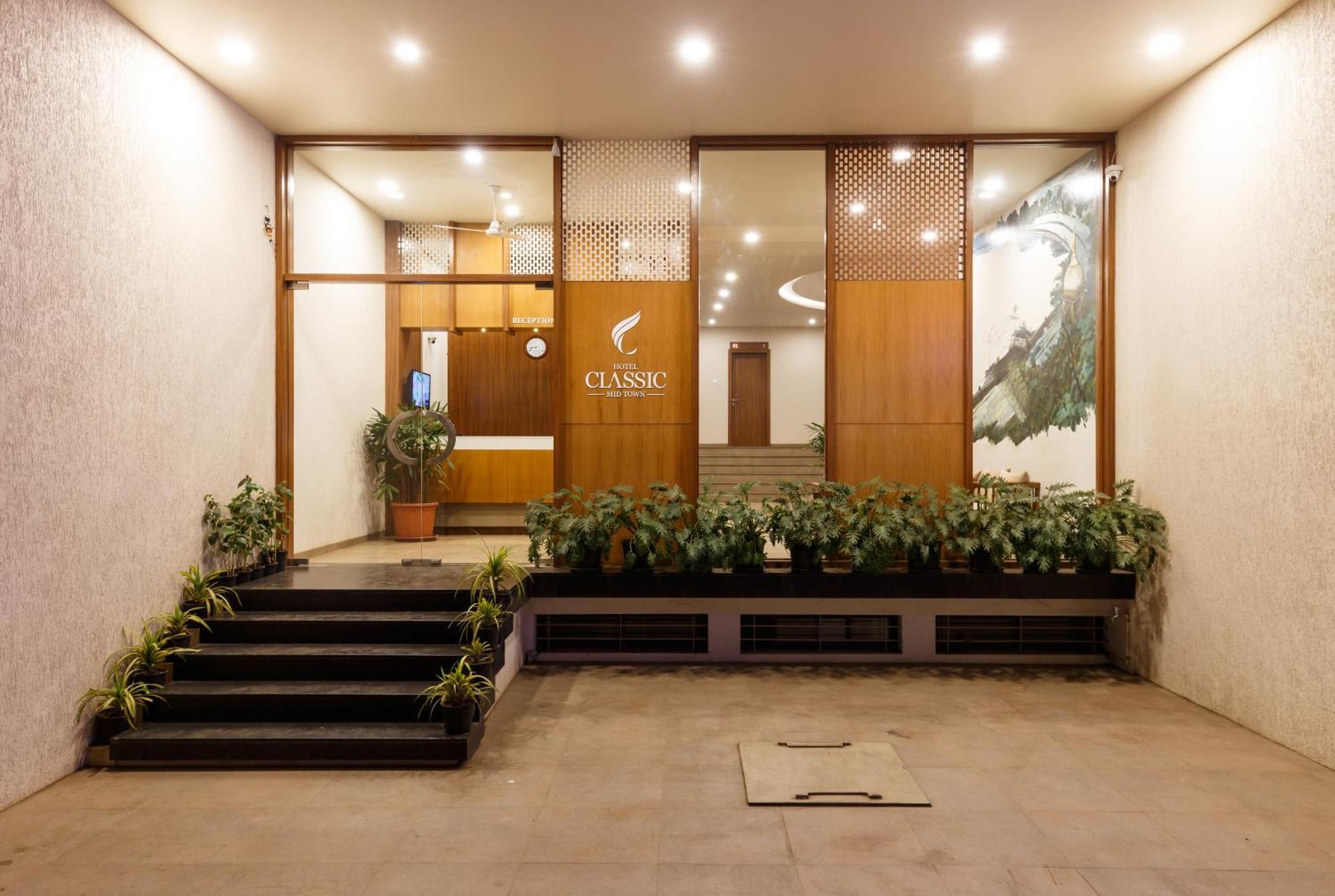 Hotel Classic Mid Town, Colhapur Exterior foto