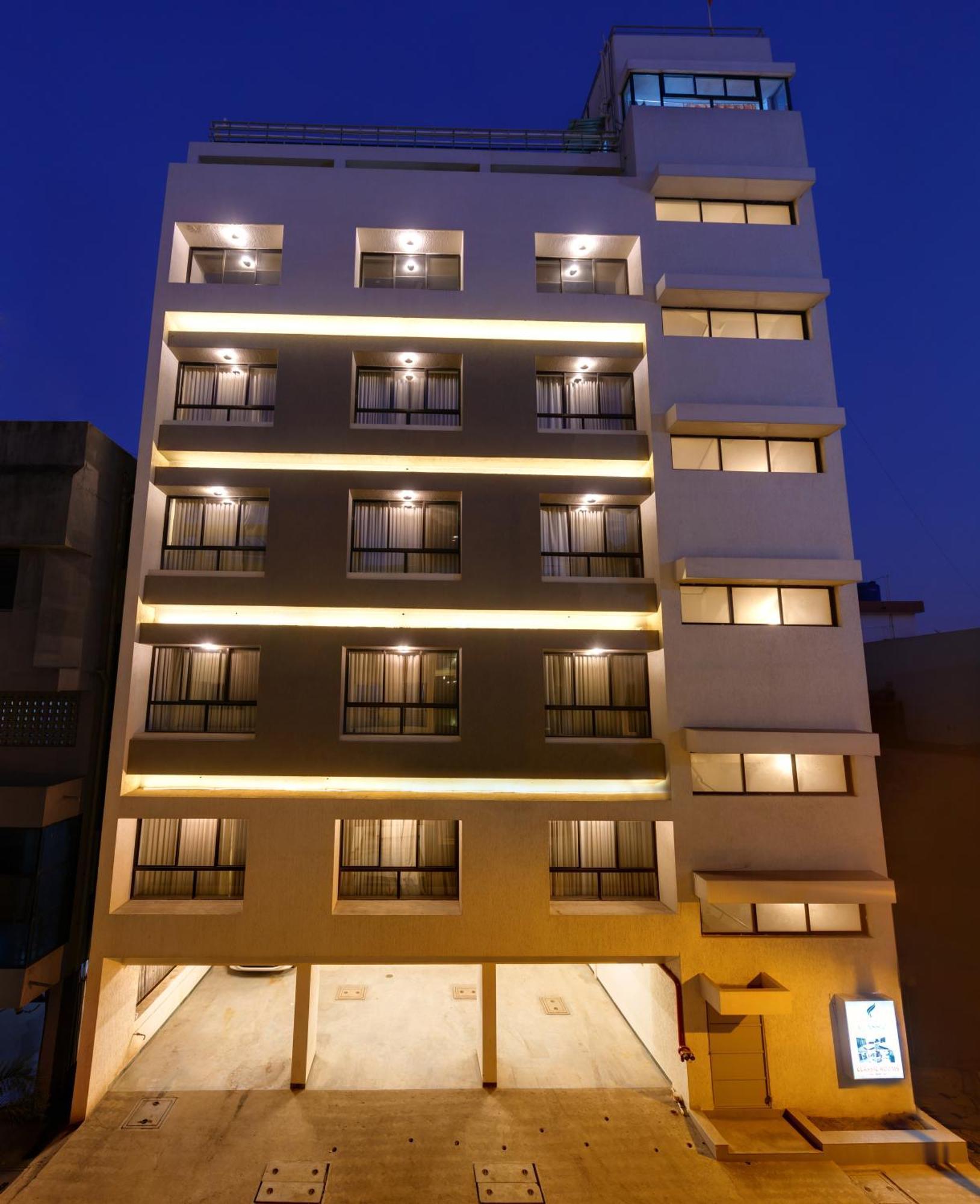 Hotel Classic Mid Town, Colhapur Exterior foto